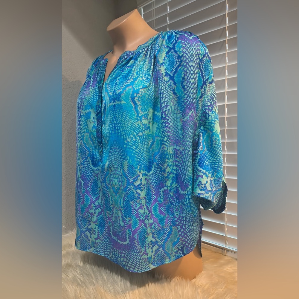 Jennifer Lopez Women’s Generous Fit 2X Top - Picture 3 of 5